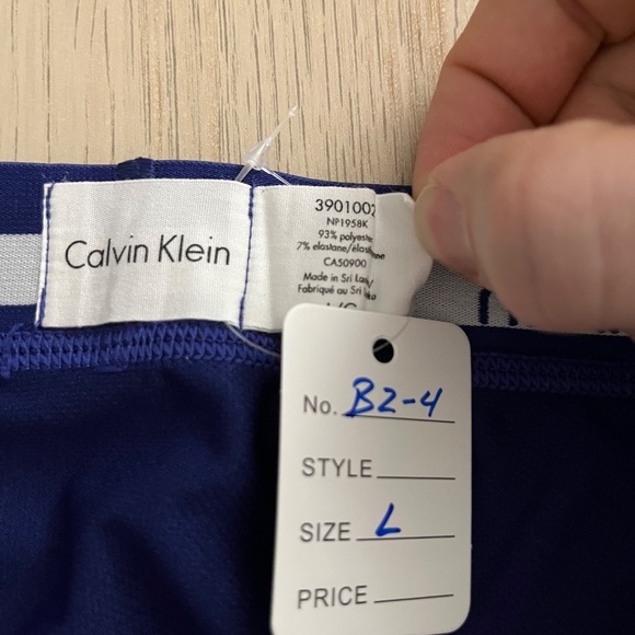 Calvin Klein L boxer briefs - Picture 3 of 3